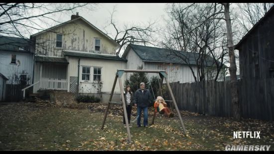 《黑镜》第四季首集预告:高科技让孩子变成笼中鸟 grey.gif