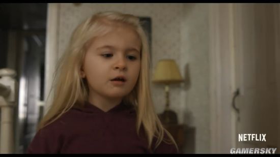 《黑镜》第四季首集预告:高科技让孩子变成笼中鸟 grey.gif