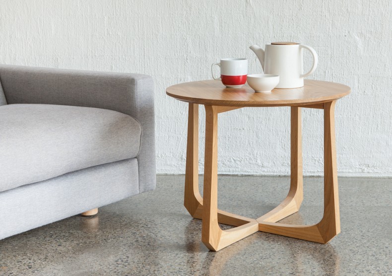 La-Corona-Side-Table-01.jpg
